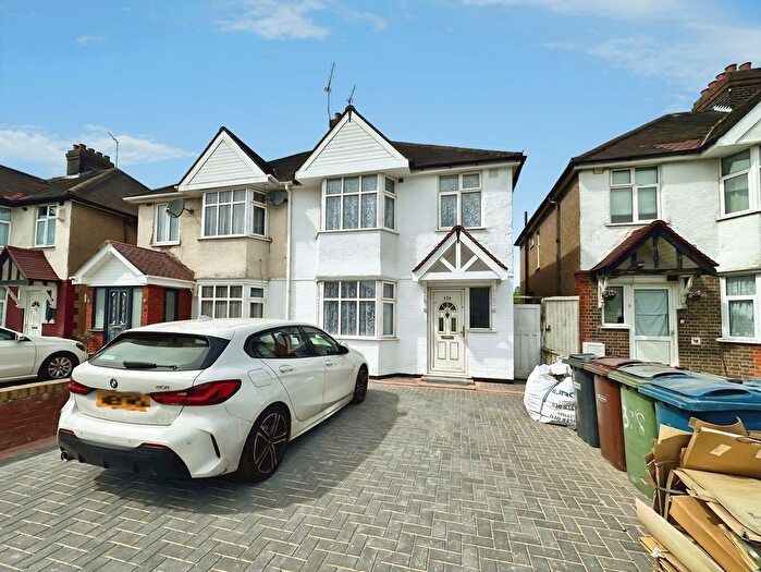 4 Bedroom Semi Detached House To Rent In Eastcote Lane, Harrow, HA2