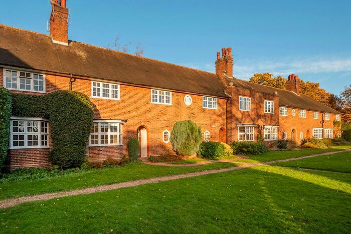 1 Bedroom Flat To Rent In Hill Top, Hampstead Garden Suburb, NW11