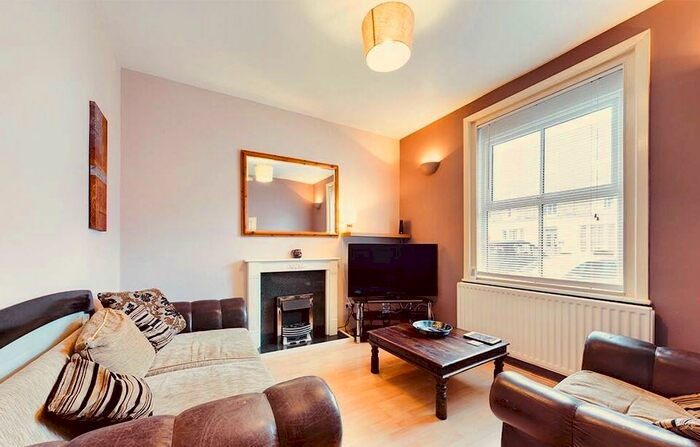 3 Bedroom Terraced House To Rent In Cranbury Place, SO14