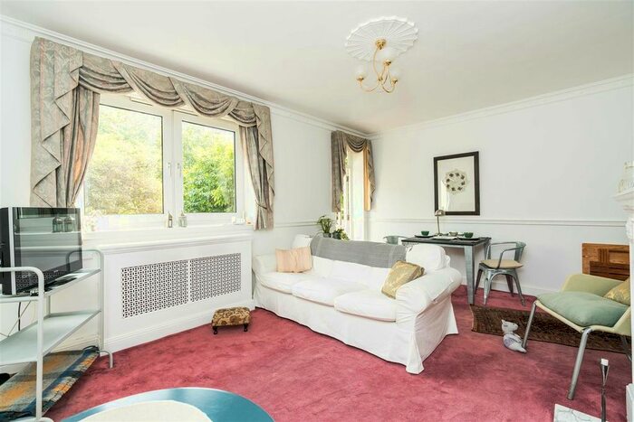 2 Bedroom Flat To Rent In Cathay Street, London, SE16