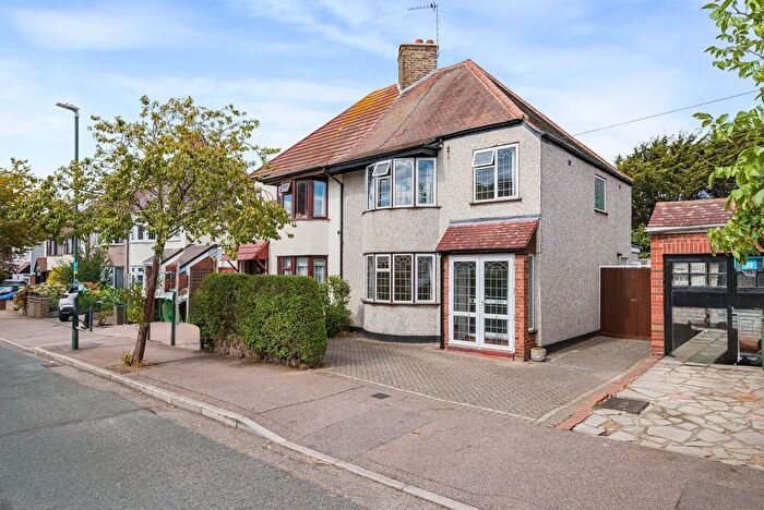 3 Bedroom Semi-Detached House For Sale In Marlborough Road, Bexleyheath, DA7