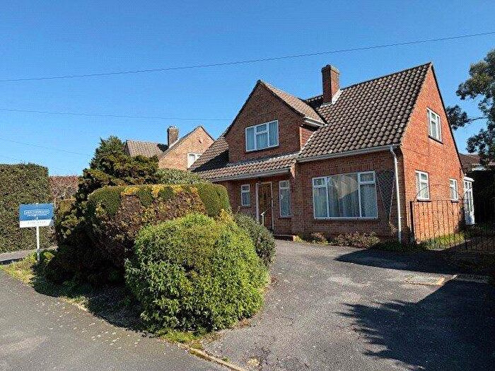 4 Bedroom Detached House For Sale In Belmore Road, Lymington, Hampshire, SO41