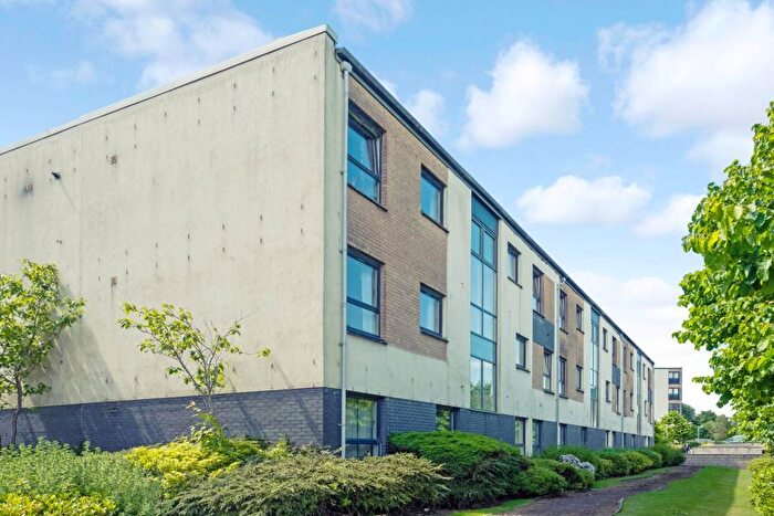 2 Bedroom Flat To Rent In Firpark Close, Dennistoun, G31