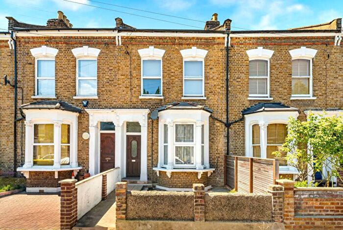 1 Bedroom Flat To Rent In Beaconsfield Road, South Tottenham, N17