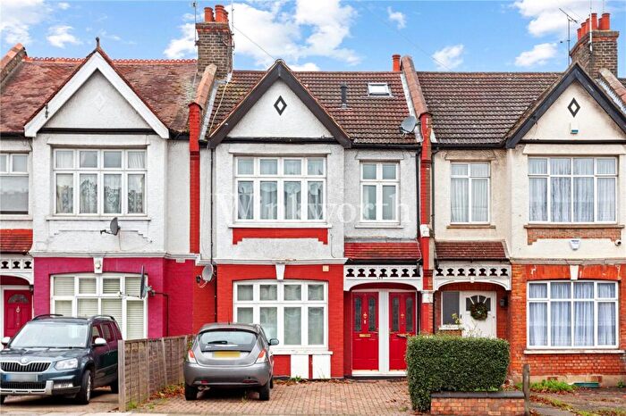 2 Bedroom Apartment To Rent In Colney Hatch Lane, London, N10