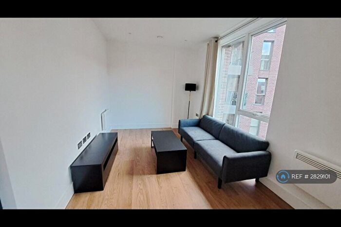 2 Bedroom Flat To Rent In East Timber Yard, Birmingham, B5