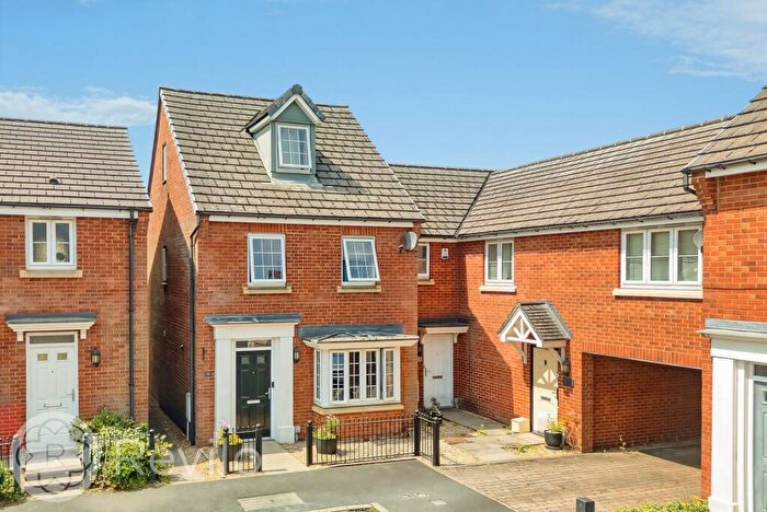 3 Bedroom Semi Detached House For Sale In The Fairways, Royton, OL2