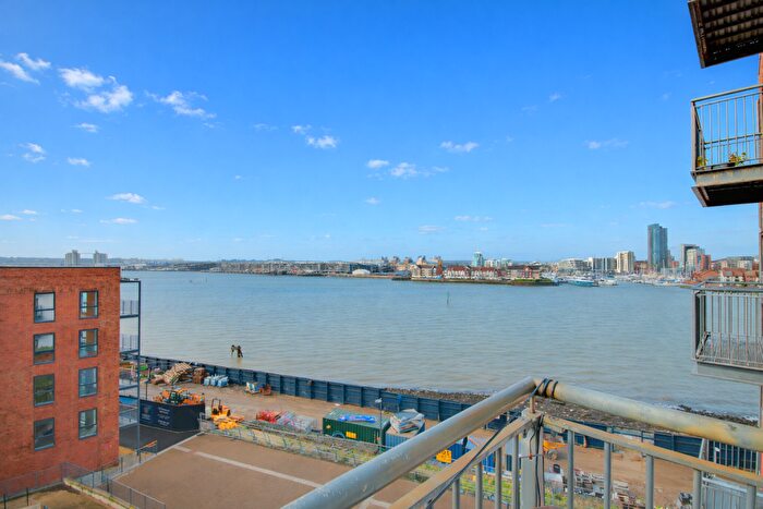 2 Bedroom Flat For Sale In Denyer Walk, Woolston, SO19