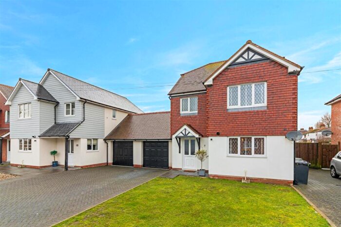 4 Bedroom Detached House For Sale In Swan Mews, Eastbourne, BN22