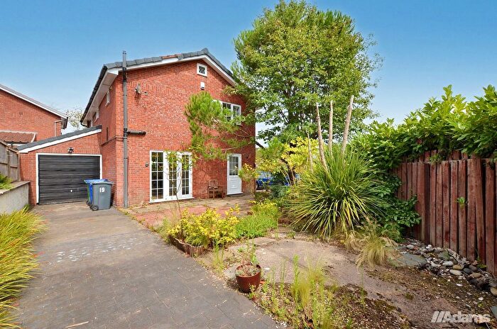 4 Bedroom Detached House For Sale In Betchworth Crescent, Beechwood, WA7