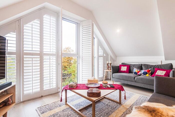 2 Bedroom Flat To Rent In Mulberry House, Carey Road, Wokingham, RG40