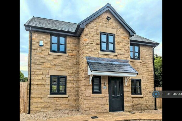4 Bedroom Detached House To Rent In Goodshawfold Road, Rossendale, BB4