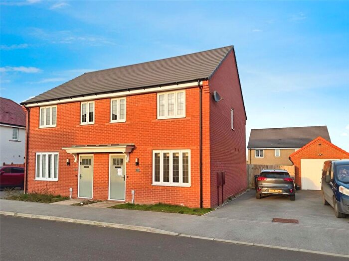3 Bedroom Semi-Detached House For Sale In Barwick Avenue, Bury St. Edmunds, Suffolk, IP32
