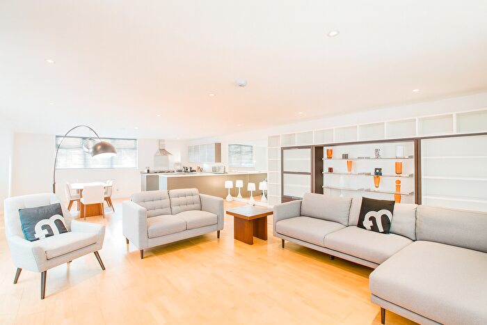 3 Bedroom Flat To Rent In London Road, London, SW16