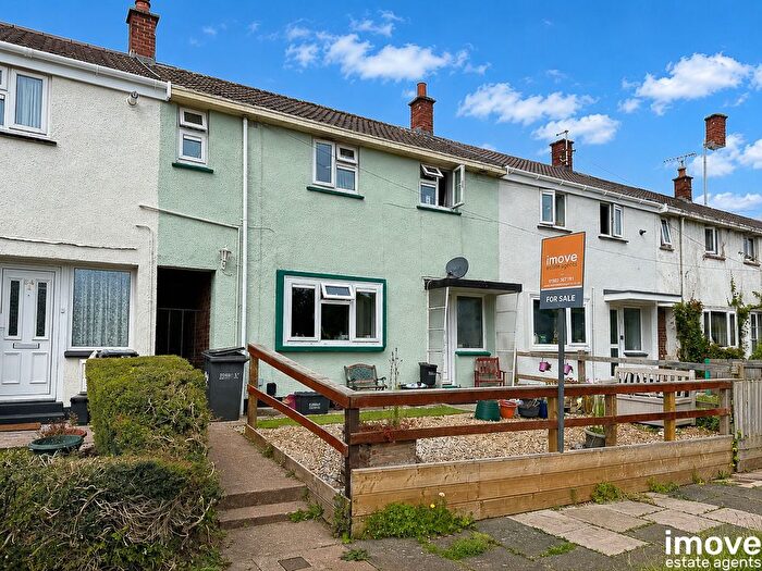 3 Bedroom Terraced House For Sale In Raleigh Avenue, Torquay, TQ2