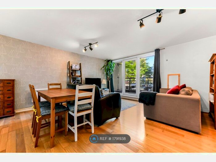 2 Bedroom Flat To Rent In Thistley Court, London, SE8