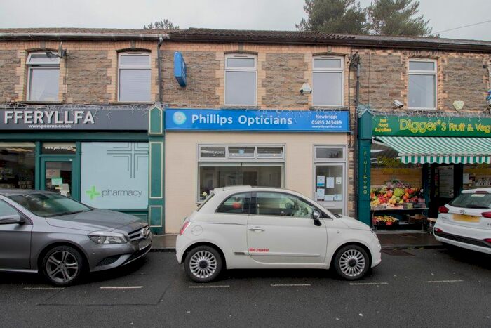 2 Bedroom Flat To Rent In Victoria Terrace, Newbridge, Newport, NP11