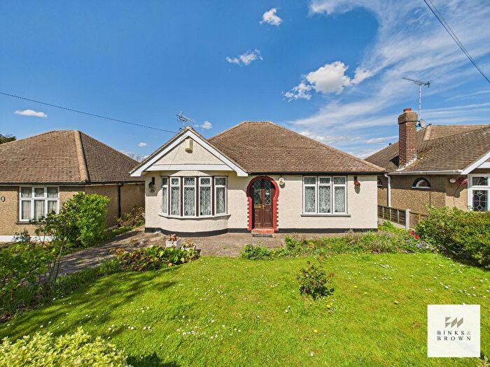 2 Bedroom Detached House To Rent In Cotswold Avenue, Rayleigh, Essex, SS6