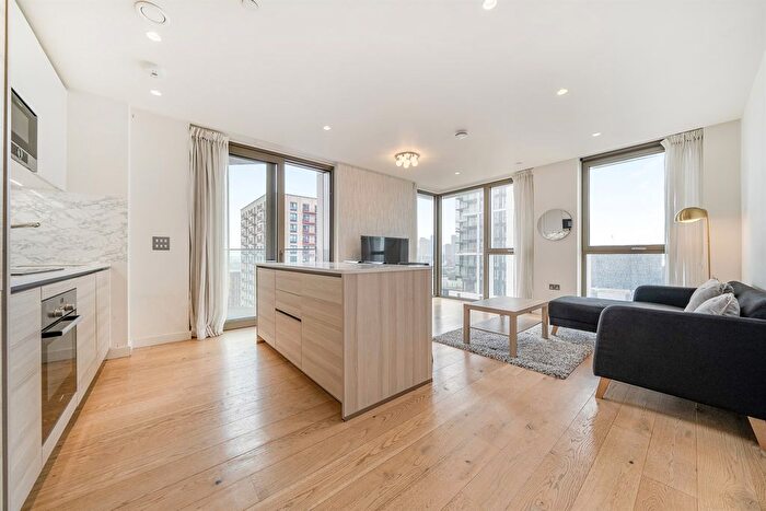 2 Bedroom Flat To Rent In The Lighterman, Pilot Walk, Lower Riverside, Greenwich Peninsula, SE10