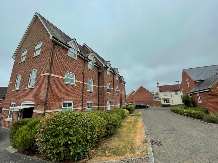 2 Bedroom Flat To Rent In Pilgrims Way, Laverstock, SP1