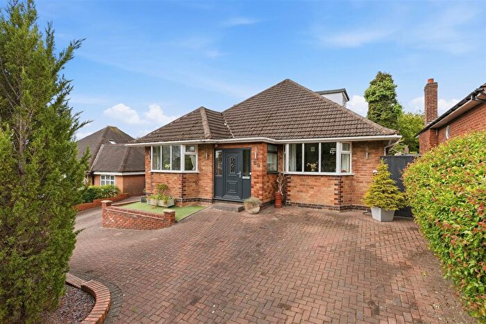 4 Bedroom Detached House For Sale In Pilkington Avenue, Sutton Coldfield, B72