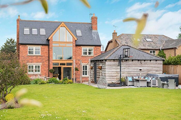 7 Bedroom Detached House For Sale In Common Hill, Cricklade, Wiltshire, SN6