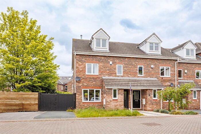 4 Bedroom Town House For Sale In Huntington Mews, York, YO31