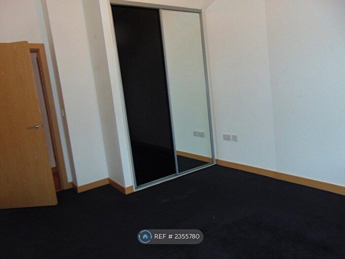 2 Bedroom Flat To Rent In Academy Court, Dagenham, RM8