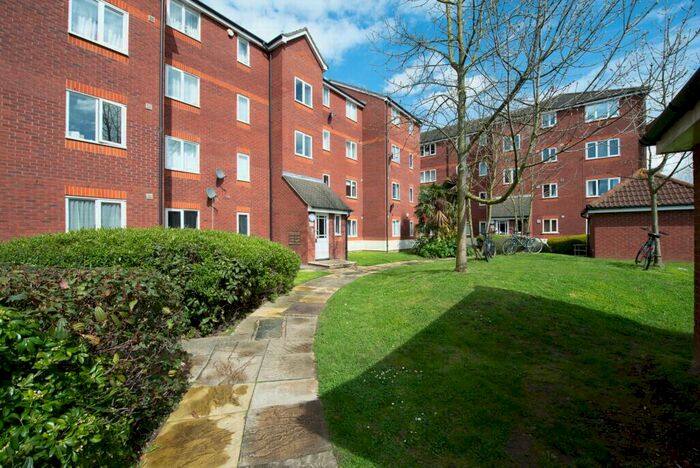 2 Bedroom Flat To Rent In Bywater House, Harlinger Street, London, SE18