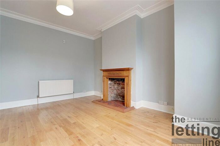 1 Bedroom Apartment To Rent In The Ridgeway, Enfield, Middlesex, EN2