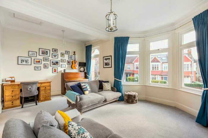 3 Bedroom Maisonette To Rent In Emmanuel Road, Balham, London, SW12