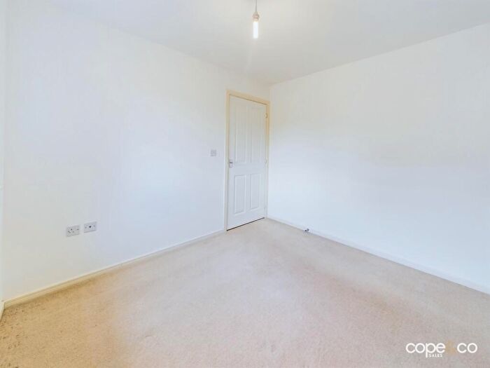 1 Bedroom Apartment For Sale In Caroline Court, Burton-On-Trent, Staffordshire, DE14
