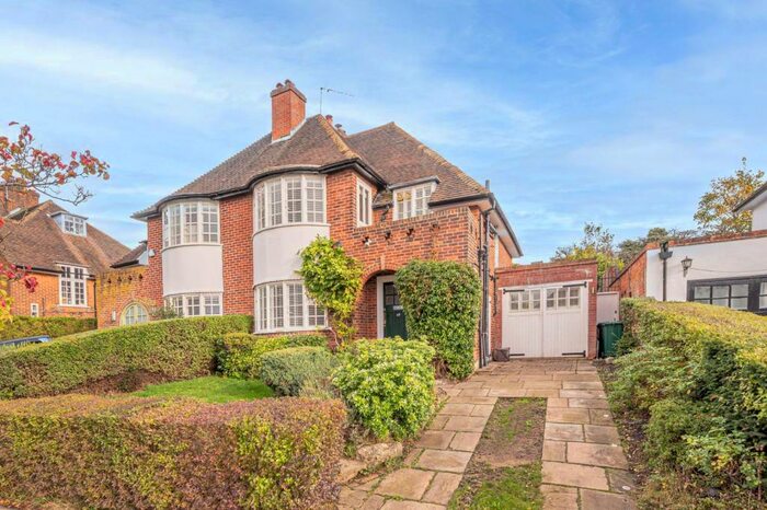4 Bedroom House To Rent In Hill Rise, Hampstead Garden Suburb, London, NW11