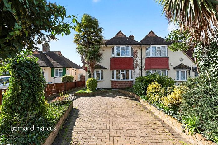 4 Bedroom Semi Detached House For Sale In Cromwell Road, Worcester Park, KT4