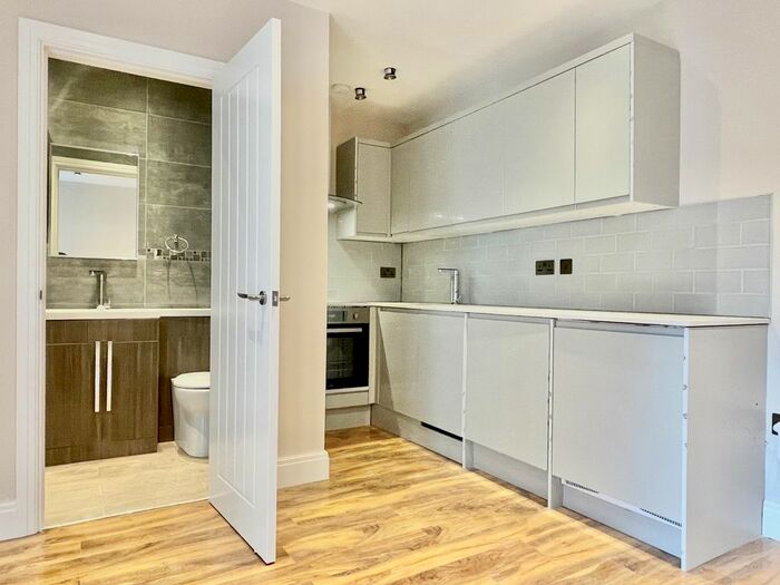 1 Bedroom Flat To Rent In Mitcham Lane, London, SW16