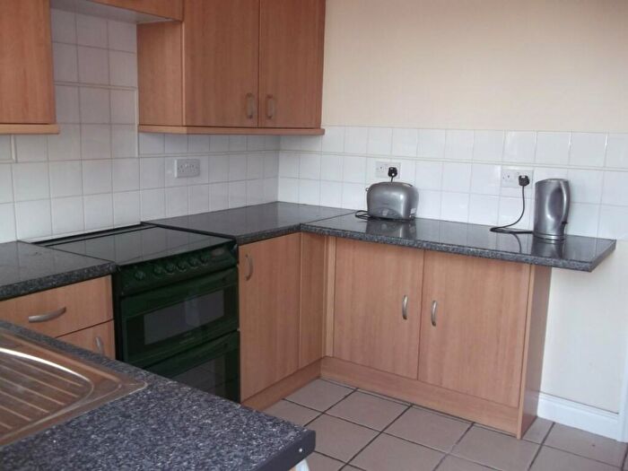 2 Bedroom House To Rent In Cross Street, Great Houghton, S72