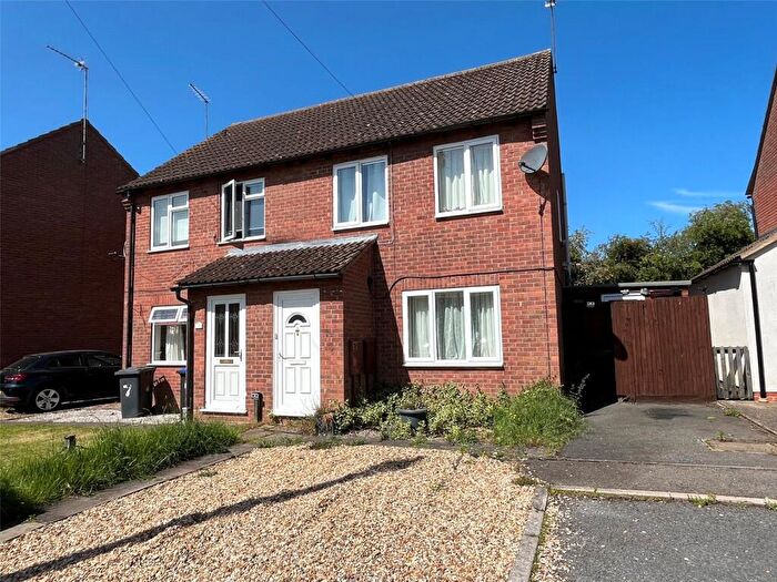 3 Bedroom Semi-Detached House For Sale In Charles Close, Long Buckby, Northamptonshire, NN6