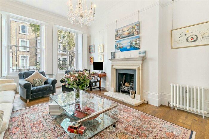 2 Bedroom Apartment To Rent In Redcliffe Gardens, Chelsea, London, SW10