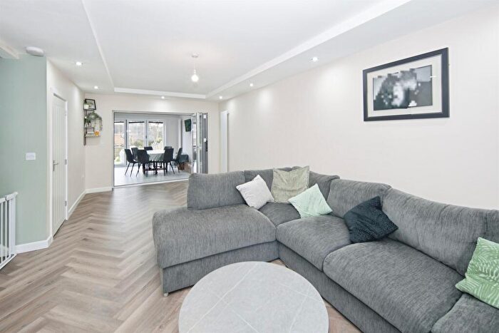3 Bedroom Semi-Detached House For Sale In High Street, Ryton On Dunsmore, Coventry, CV8