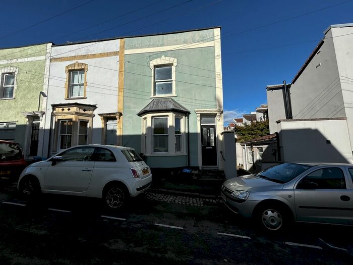 2 Bedroom End Of Terrace House To Rent In Merrywood Close, Southville, Bristol, BS3
