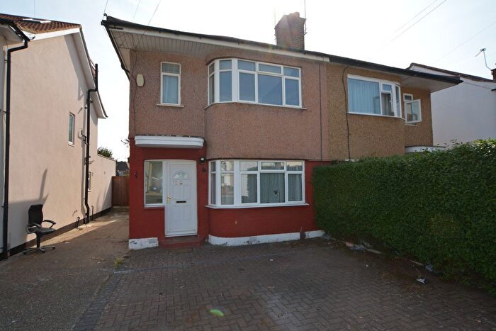 3 Bedroom Semi-Detached House To Rent In Derwent Drive, Hayes, UB4