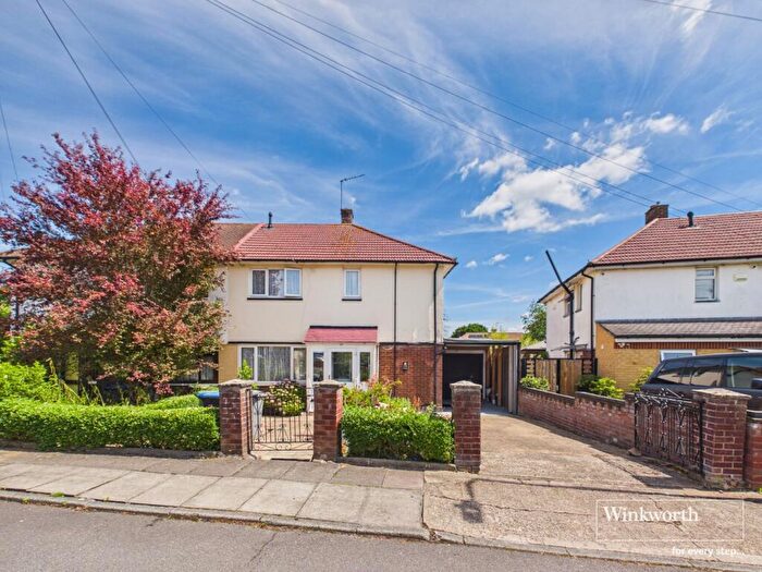 3 Bedroom Semi-Detached House For Sale In Bush Grove, Kingsbury, London, NW9