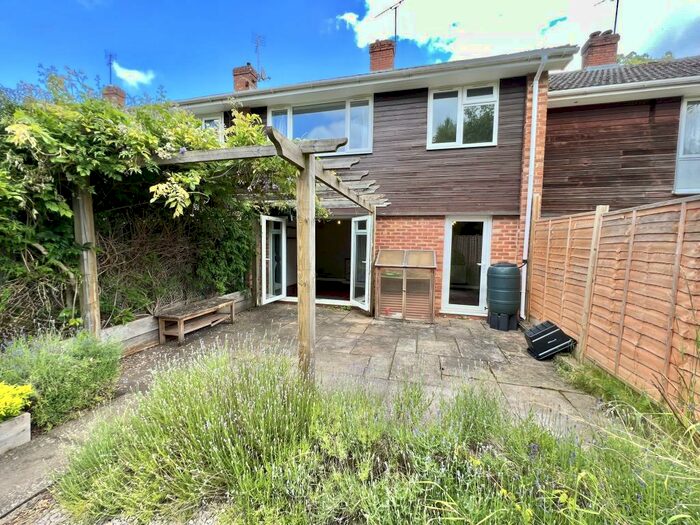 4 Bedroom Terraced House To Rent In Froxfield Close, Harestock, Winchester, SO22