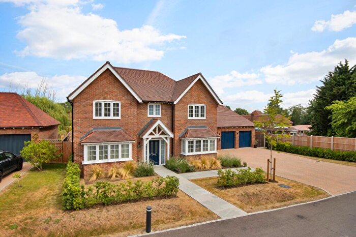 5 Bedroom Detached House For Sale In Chapel Garden Close, West Malling, Kent, ME19