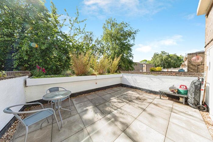 2 Bedroom Flat For Sale In Exeter Place, Northampton, Northamptonshire, NN1