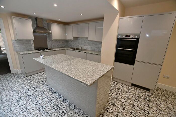 3 Bedroom Semi-Detached House To Rent In Freemasons Road, Croydon, CR0