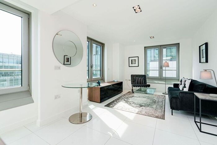 1 Bedroom Flat To Rent In Osnabrugh Street, Regents Park, London, NW1