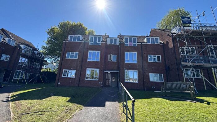 2 Bedroom Apartment For Sale In Harold Evers Way, Kidderminster, Worcestershire, DY10