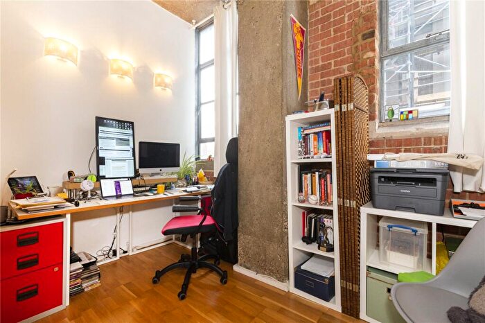 2 Bedroom Apartment To Rent In Wenlock Road, London, N1