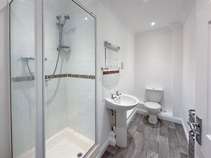 2 Bedroom Apartment To Rent In West Street, Axminster, EX13